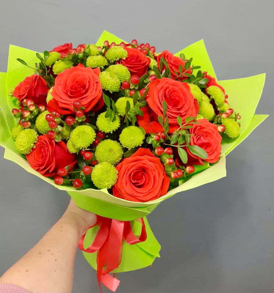 Букет цветов из: Хризантемы и Розы в Сосновке