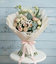 Букет цветов из:  Розы и Лизиантусы в Сосновке