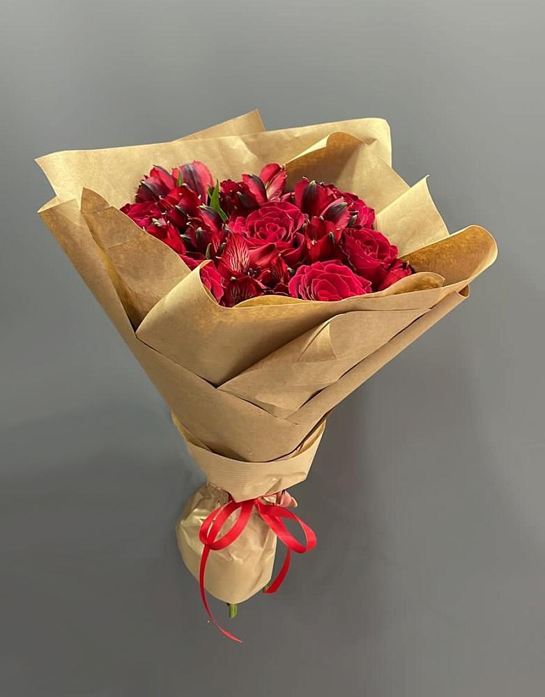 Букет цветов из: Альстромерии и Розы в Сосновке