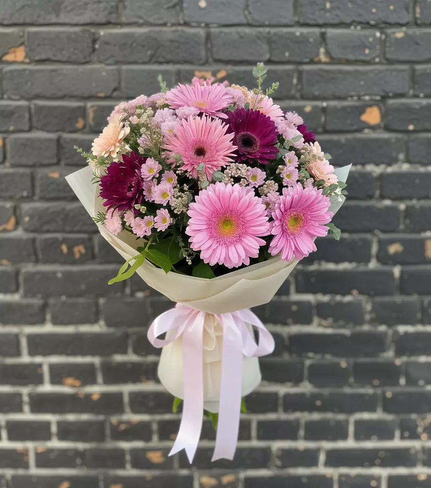 Букет цветов из: Герберы и Хризантемы в Сосновке