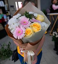 Букет цветов из:  Герберы, Розы и Хризантемы в Сосновке