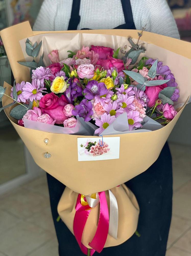 Букет цветов из: Хризантемы, Гвоздики и Альстромерии в Сосновке