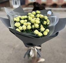Букет Белые кустовые розы Солинеро в Сосновке