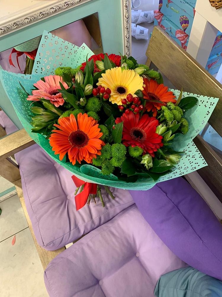 Букет цветов из: Герберы, Хризантемы и Альстромерии в Сосновке