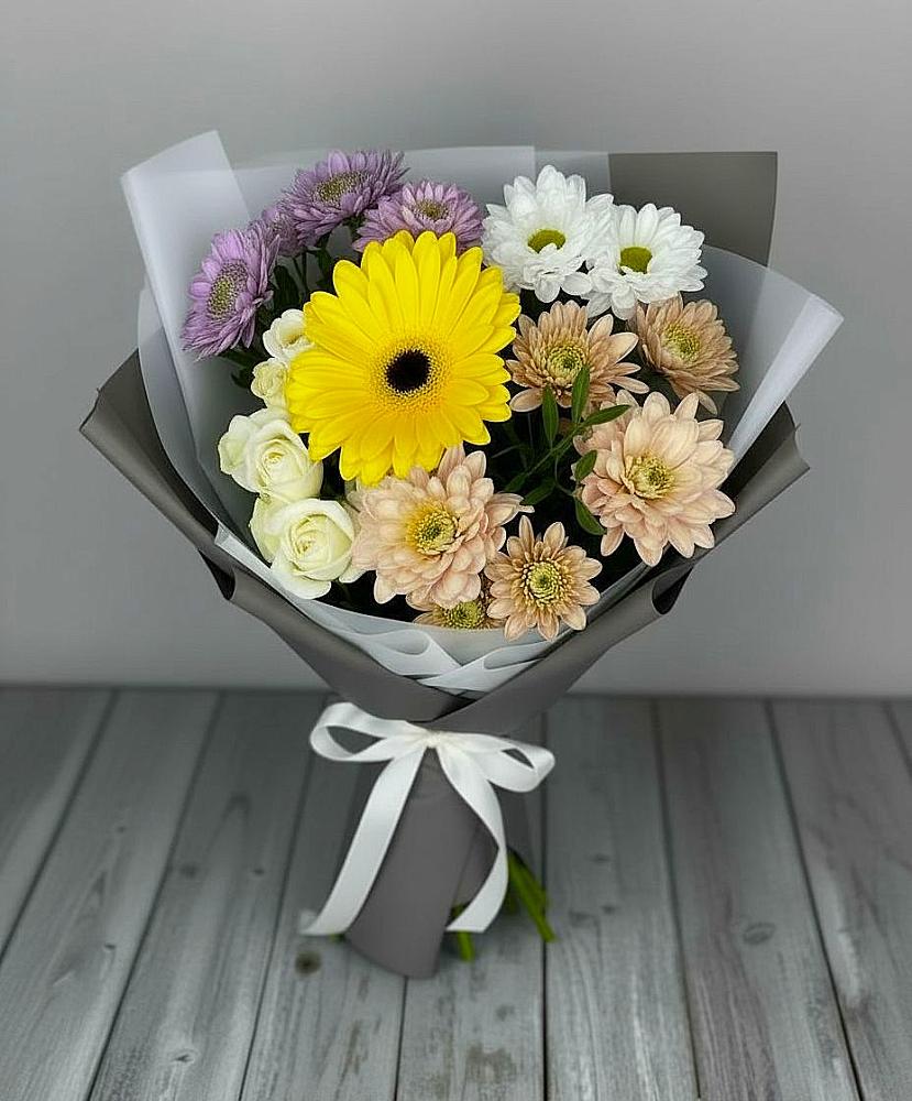 Букет цветов из: Розы, Герберы и Хризантемы в Сосновке