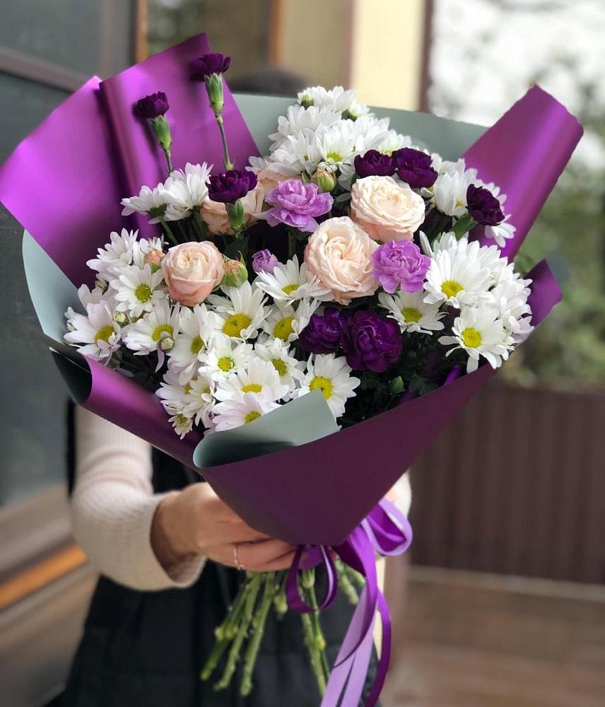 Букет цветов из: Хризантемы, Гвоздики и Розы в Сосновке