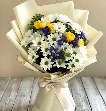 Букет цветов из:  Ирисы, Хризантемы и Розы #REPLACE_PRED# Сосновке