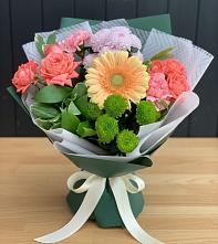 Букет цветов из:  Гвоздики, Розы, Герберы и Хризантемы #REPLACE_PRED# Сосновке