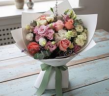 Букет цветов из:  Розы, Лизиантусы и Гвоздики в Сосновке