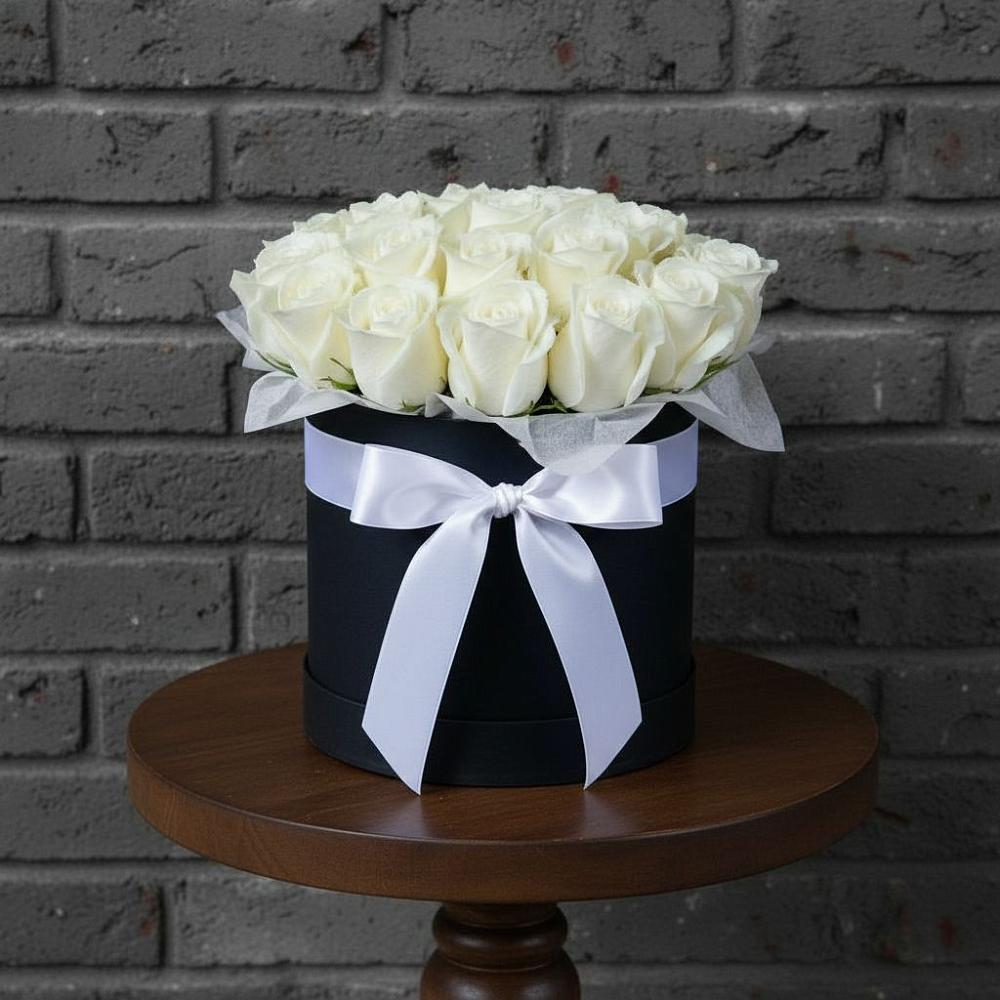 Цветочная композиция из Розы в шляпной коробке в Сосновке